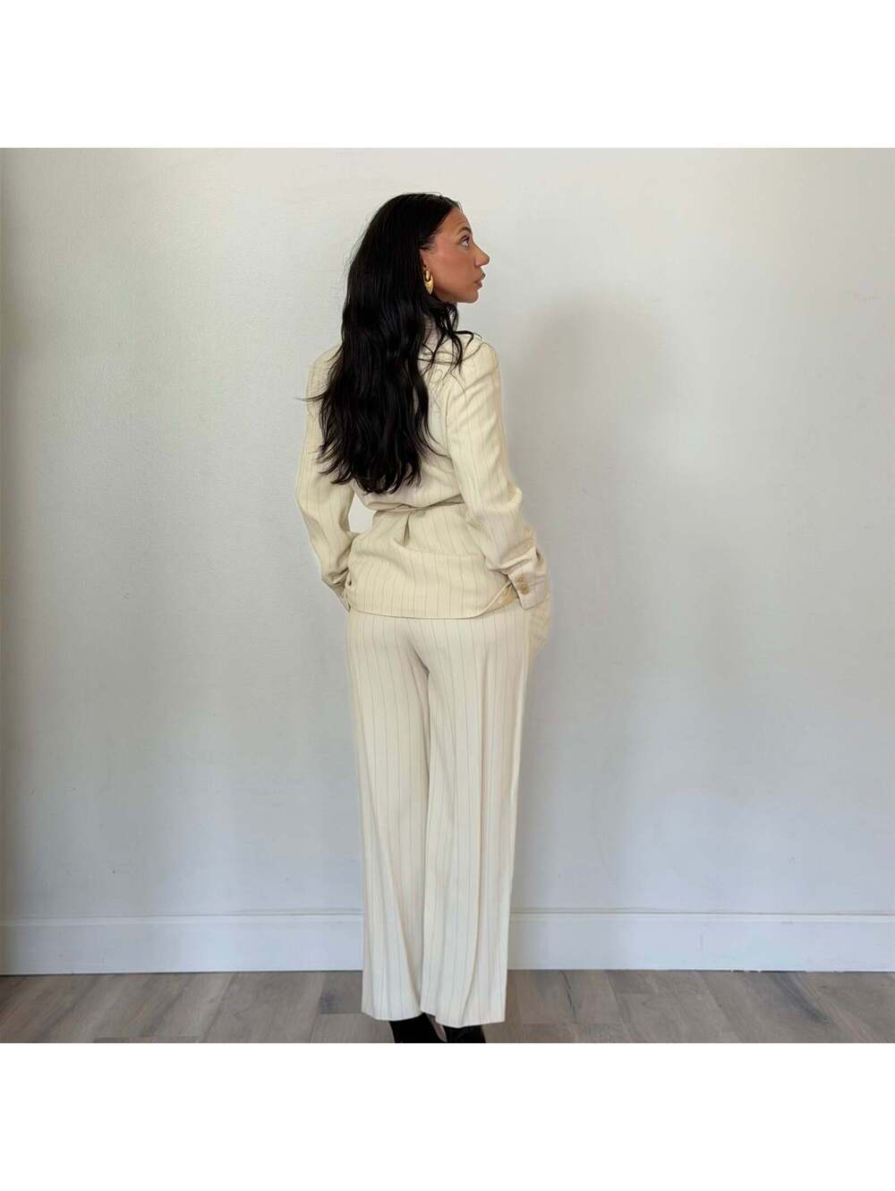 Escada - Picture 6 of 9